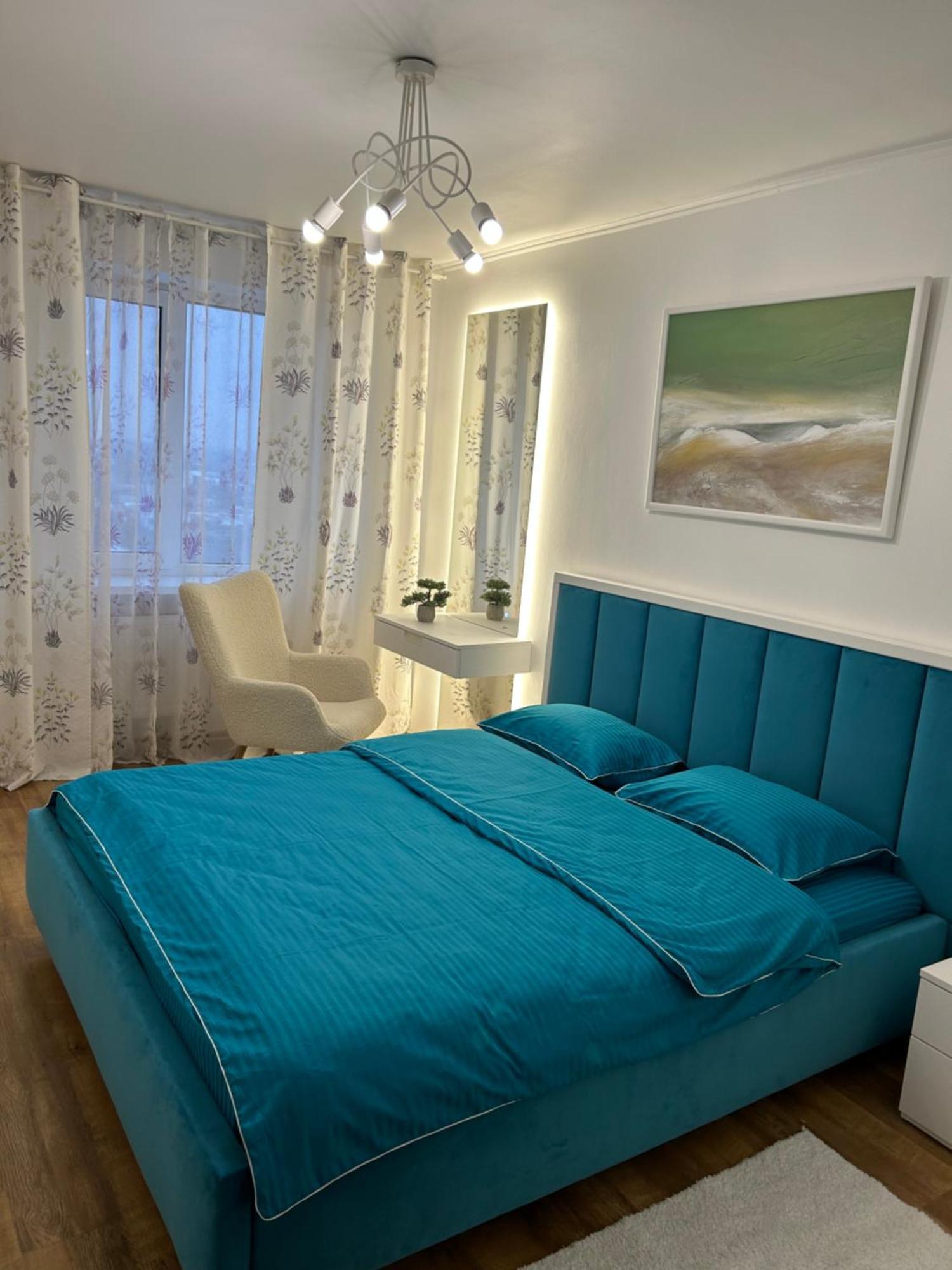 Apartment простора та стильна 2 кімнатна в центрі черкас на бульварі шевченко з панорамним видом та смарттв -дві окремі охайні спальні з кондиціонерами *