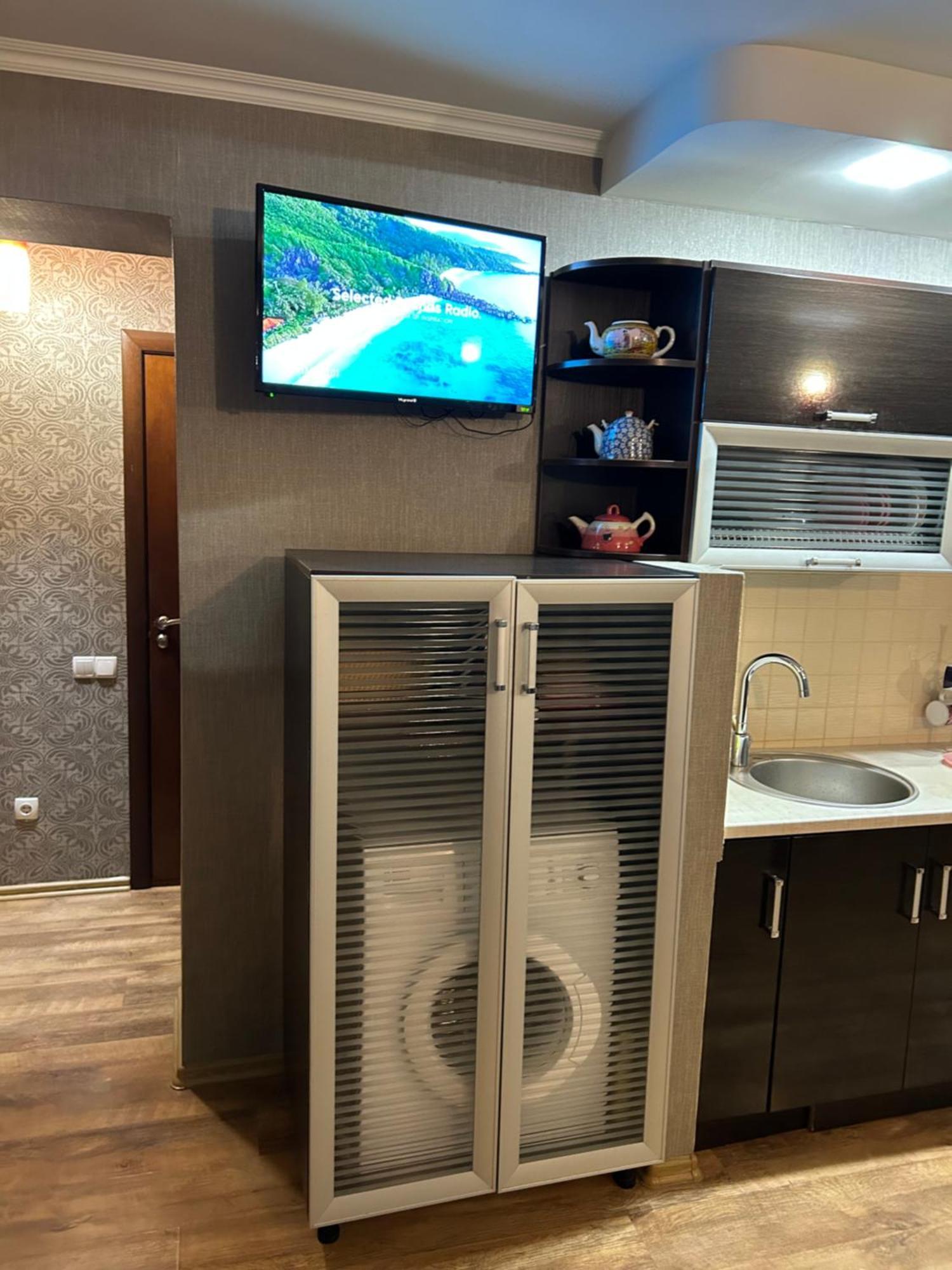 Apartment простора та стильна 2 кімнатна в центрі черкас на бульварі шевченко з панорамним видом та смарттв -дві окремі охайні спальні з кондиціонерами Cherkasy